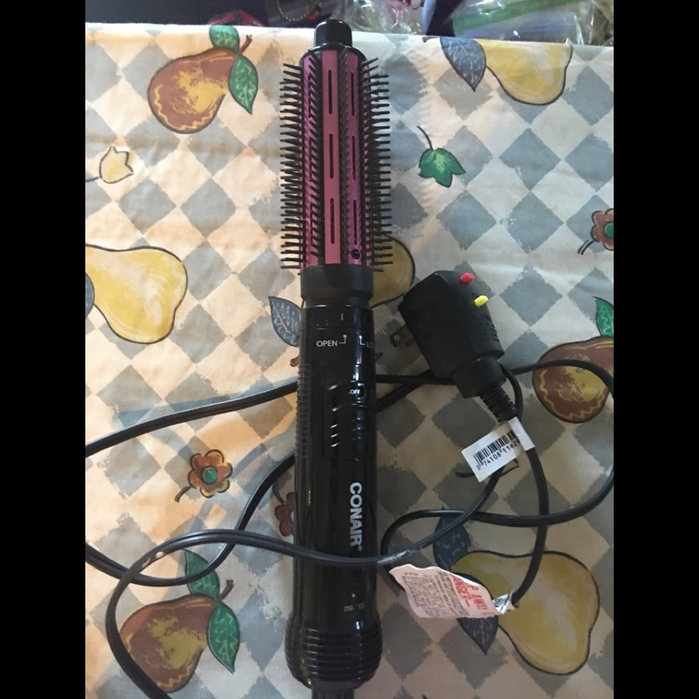 Conair 2 in 1 hot air brush in magenta and black